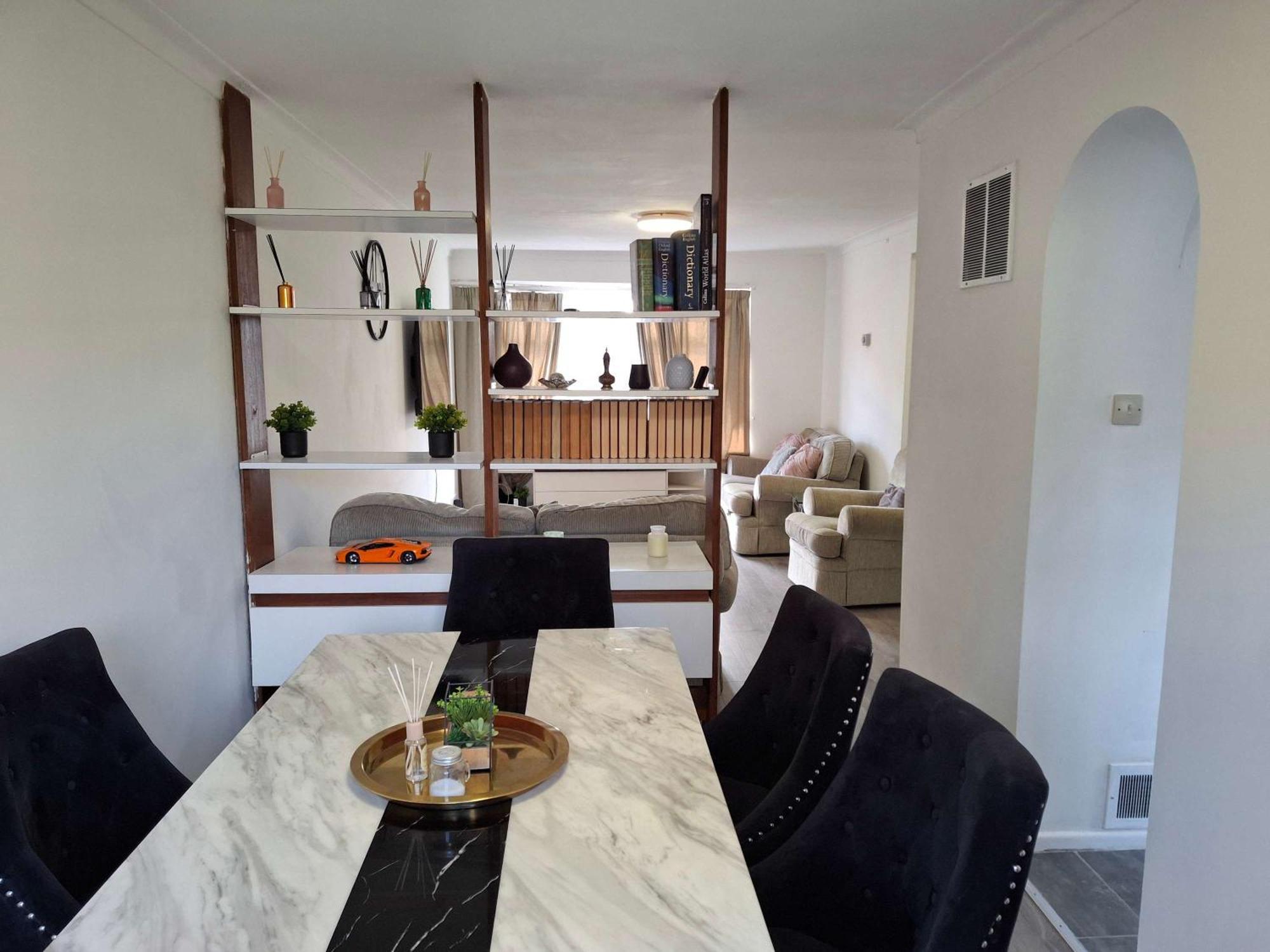 Nicely Decorated 3 Bedroom House Near Heathrow, London Staines-upon-Thames Exteriör bild