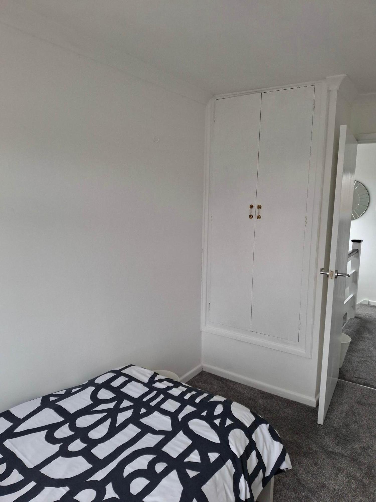 Nicely Decorated 3 Bedroom House Near Heathrow, London Staines-upon-Thames Exteriör bild
