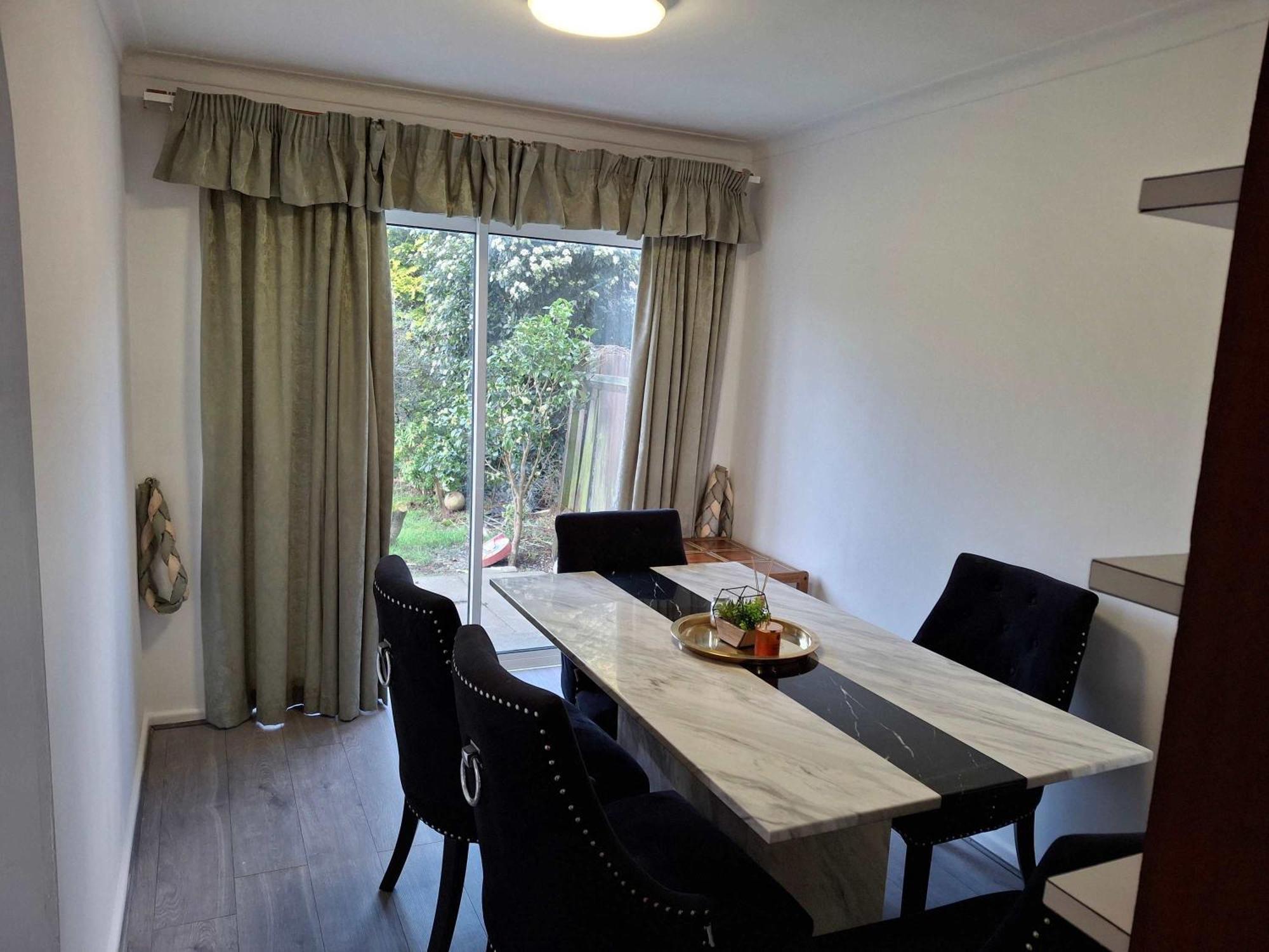 Nicely Decorated 3 Bedroom House Near Heathrow, London Staines-upon-Thames Exteriör bild
